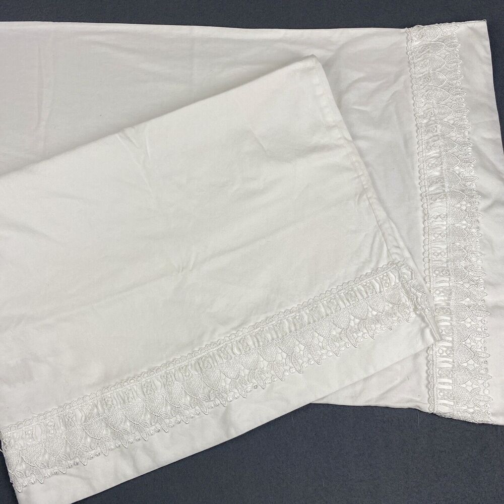 Hometrends Set 2 Queen PillowCases White Cotton Lace Trim Cottagecore Country